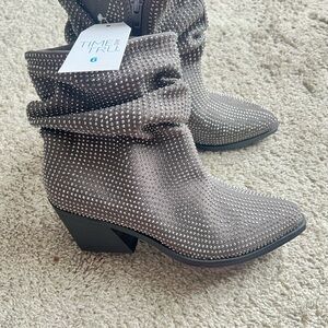 Time and Tru Women's Studded Gray Heeled Boots. Size 6